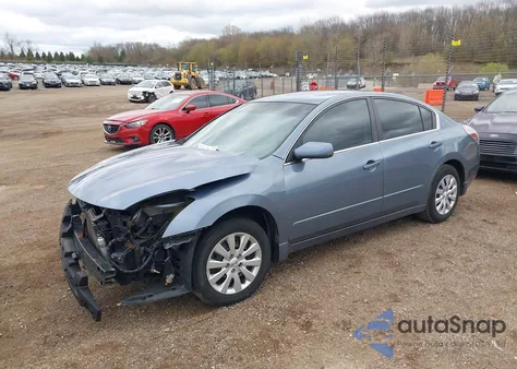 2010 Nissan Altima 2.5 S z USA, uszkodzony, nr VIN 1N4AL2AP9AN553758